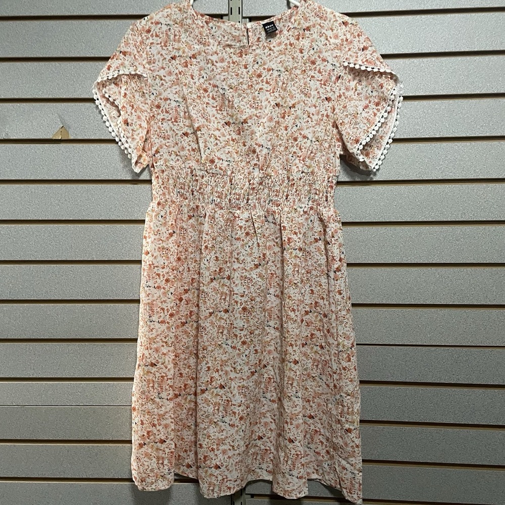 Skue Peach Flowered Floral Short Dress Lg 8/10 Gathered Waist Detailed Sleeves